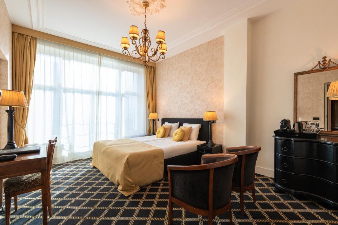 Grand Boutique Hotel-Restaurant Huis Vermeer 迪温特 外观 照片